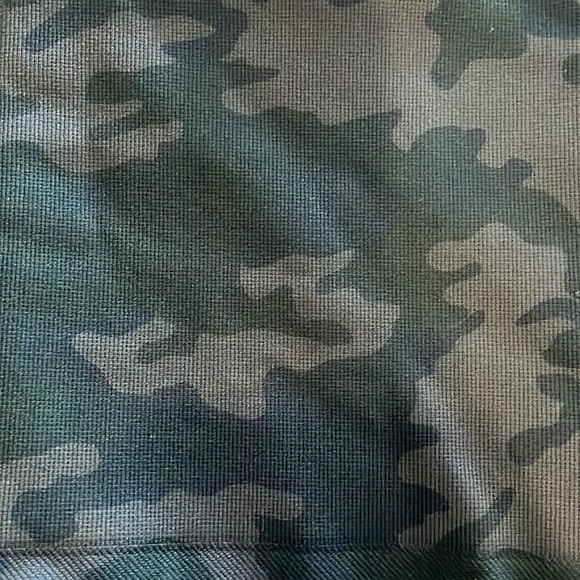 Spanx Camo leggings. EUC Size Xl - Picture 2 of 3
